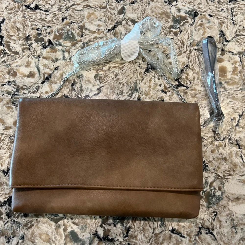 NWOT Kelly & Katie Faux Leather Chain Clutch/Wristlet - Picture 9 of 16